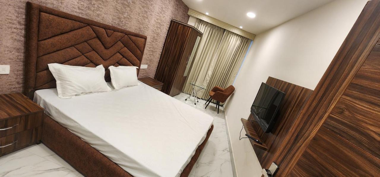 Ovel Hotel Ludhiana Exterior photo