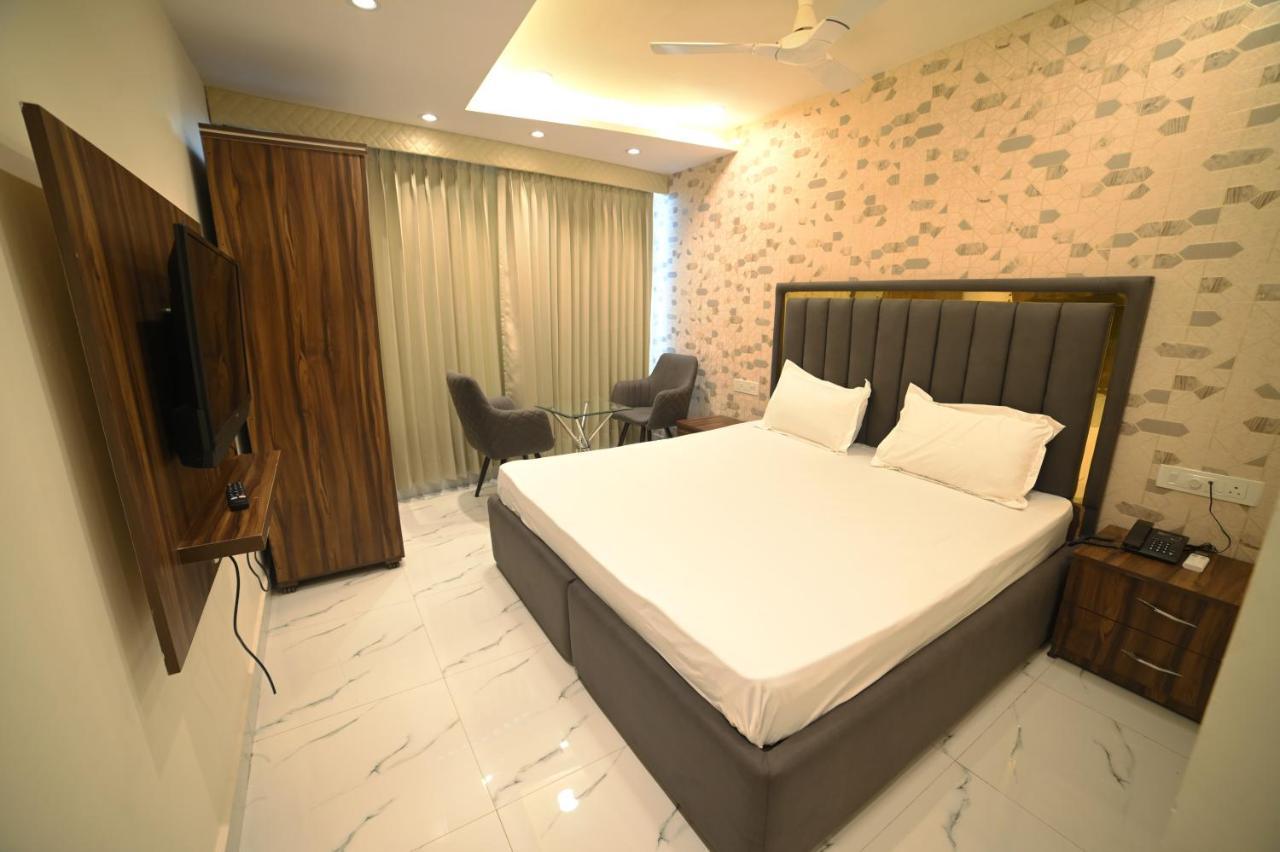 Ovel Hotel Ludhiana Exterior photo